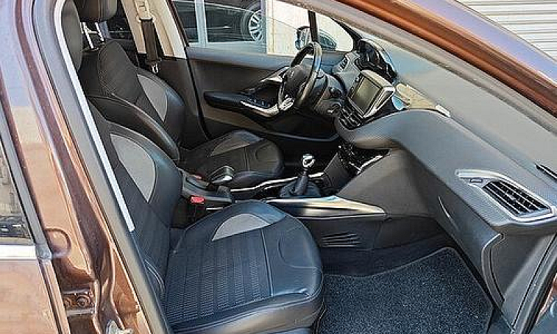 Peugeot 2008 1.6 E-H...