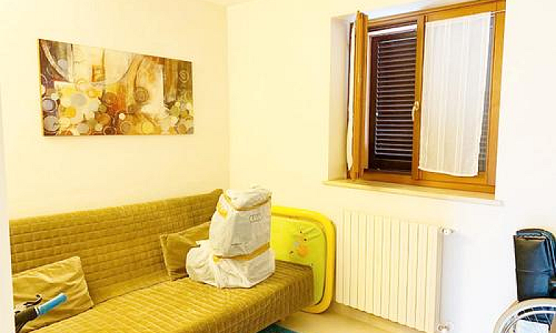 Porzione Di Casa Con...