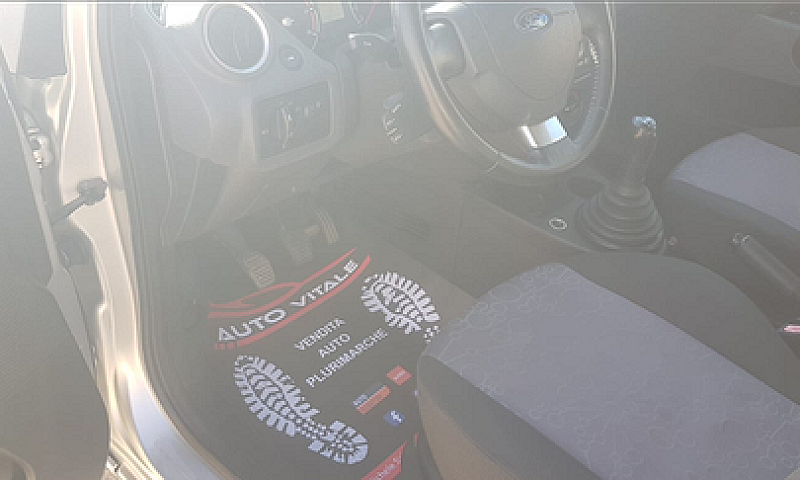 Ford Fiesta 1.4 Tdci...