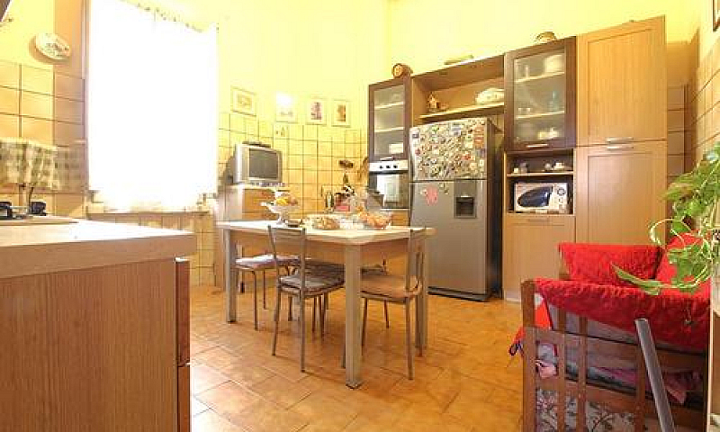 5 Locali A Reggio Di...