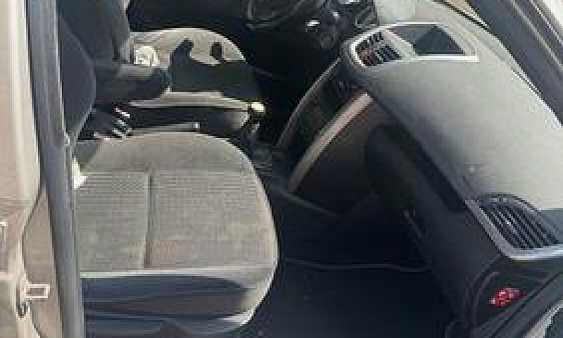 Peugeot 207...