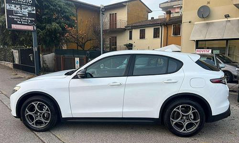 Alfa Romeo Stelvio 2...