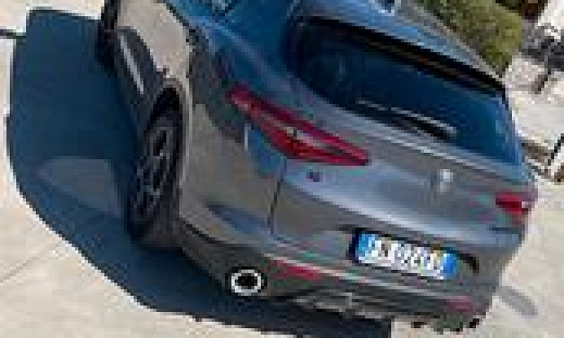 Alfa Romeo Stelvio 2...