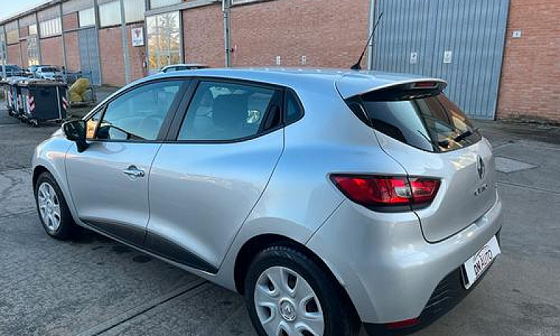 Renault Clio 1.5 Dci...