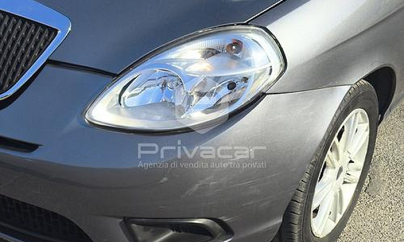 Lancia Ypsilon 1.4 A...