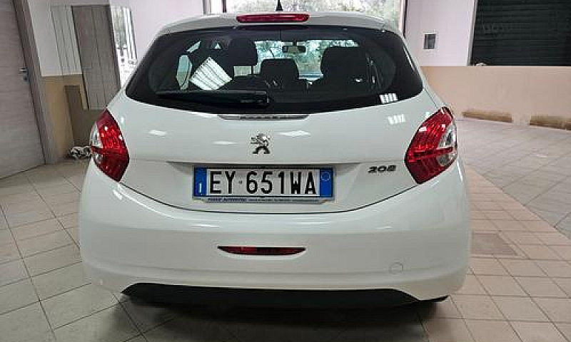 Peugeot 208 1.4 Hdi ...