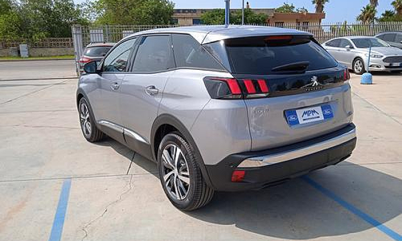 Km Zero Peugeot 3008...