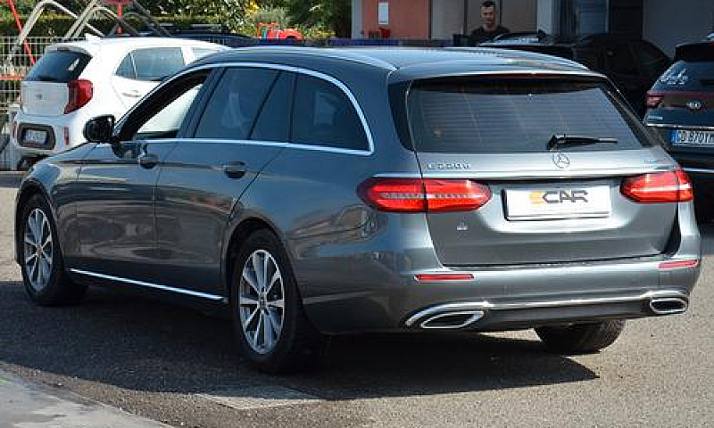 Mercedes-Benz E 220 ...
