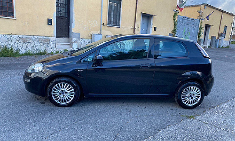 2011 Fiat Punto Evo ...