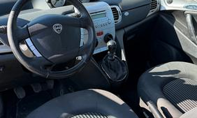Lancia Ypsilon 1.4 E...