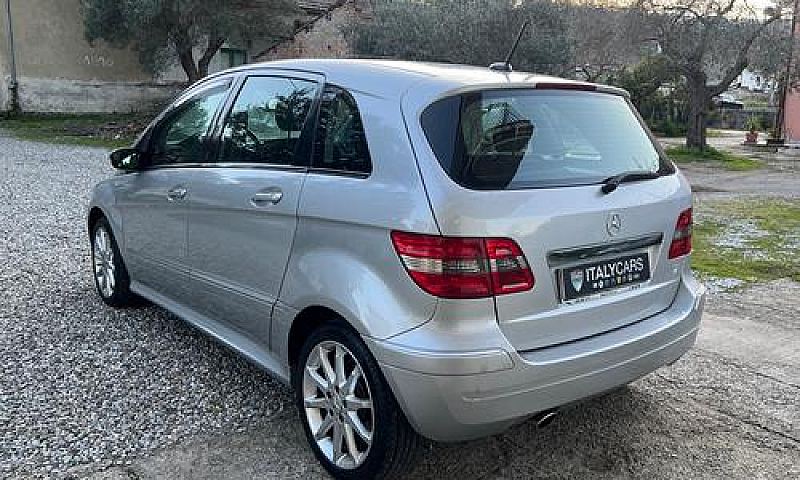Mercedes-Benz B 180 ...