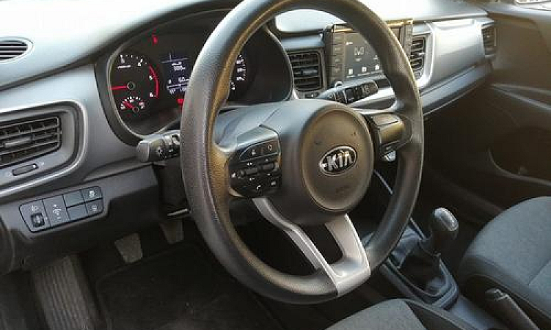 Kia Stonic Urban 1.6...