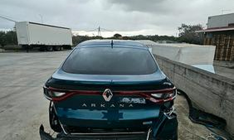 Renault Arkana Incid...