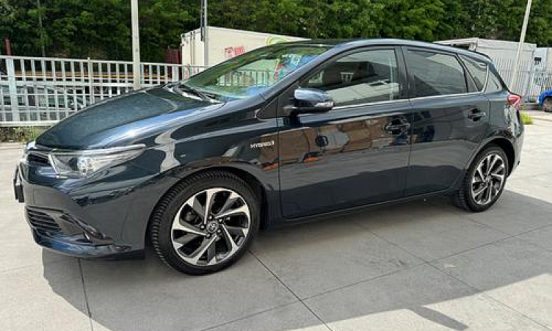 Toyota Auris 1.8 Hyb...