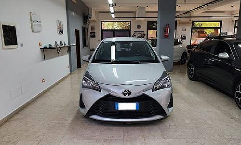 Toyota Yaris 1.0 72 ...