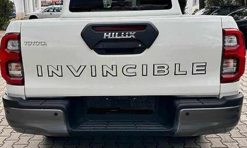 Toyota Hilux 2.8 Aut...