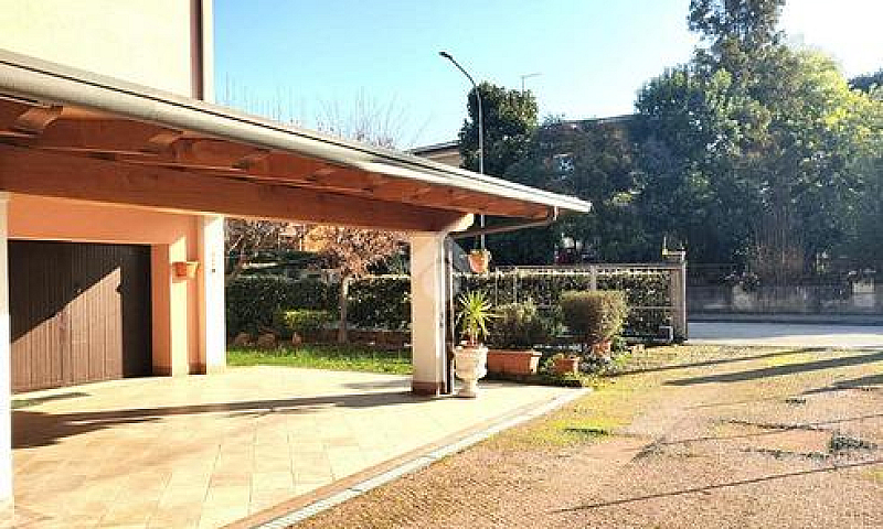 4 Locali A Bassano D...