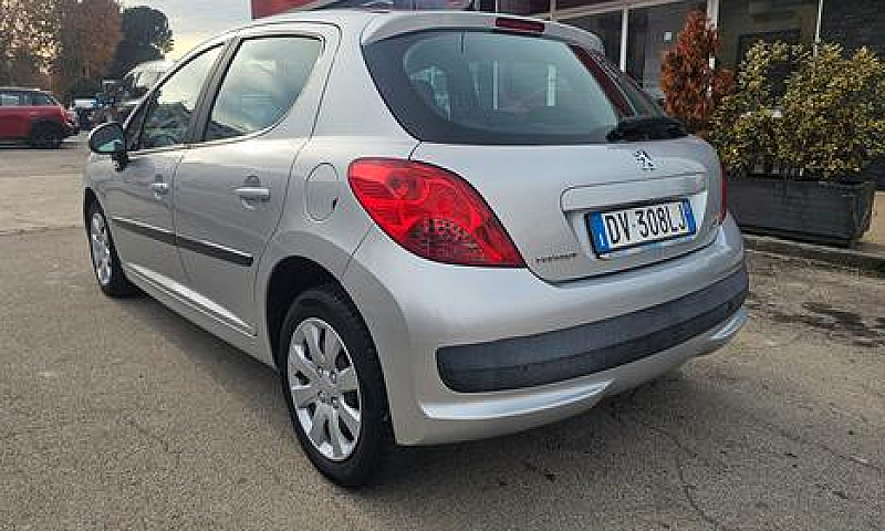 Peugeot 207 1.4 Vti ...