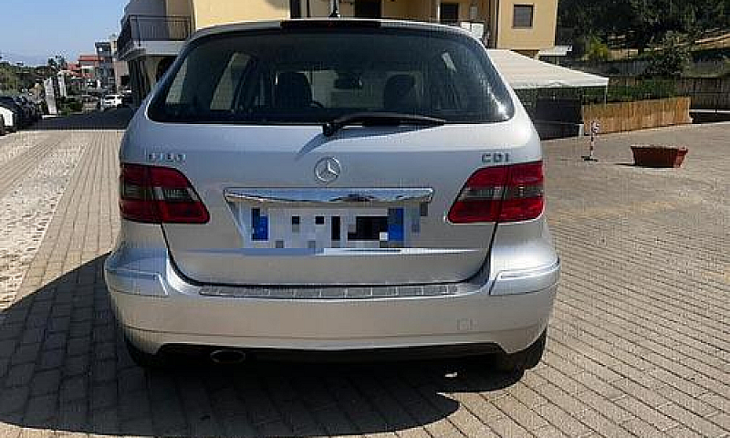 Mercedes-Benz B 180 ...
