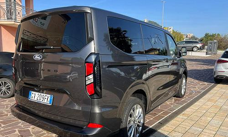Ford Tourneo Custom ...