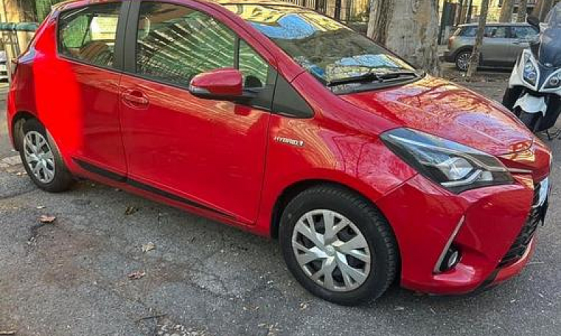 Toyota Yaris Hybrid ...