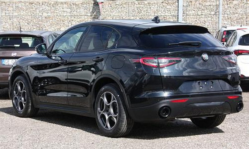 Alfa Romeo Stelvio 2...