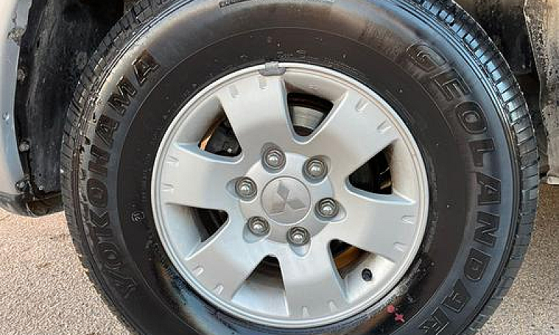 Mitsubishi Pajero 2....