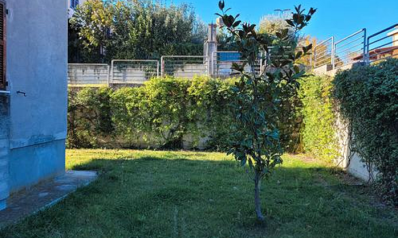 2 Appartamenti In Qu...