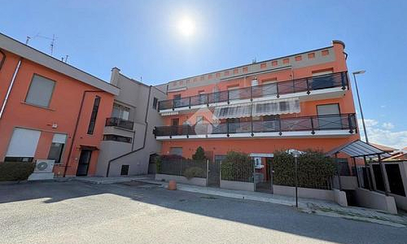 2 Locali A San Mauri...
