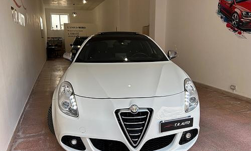Alfa Romeo Giulietta...