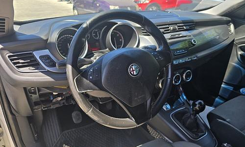 Alfa Romeo Giulietta...