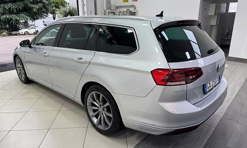 Volkswagen Passat Va...