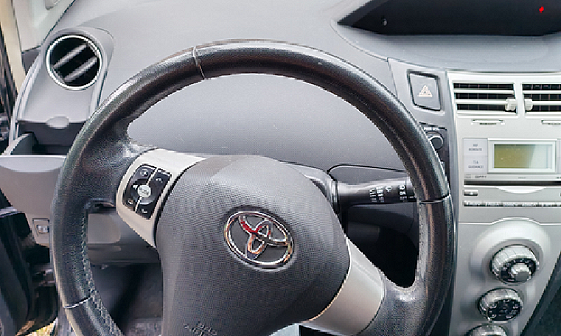 Toyota Yaris Per Neo...