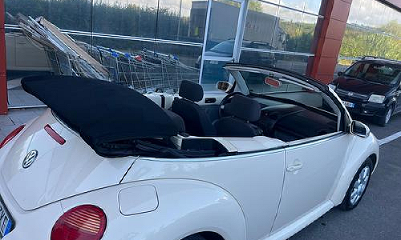 Volkswagen New Beetl...