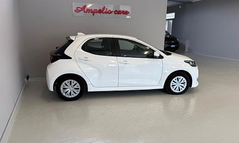 Toyota Yaris 1.5 Hyb...