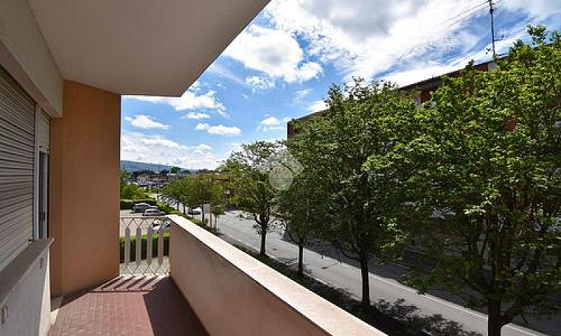 4 Locali A Ivrea...