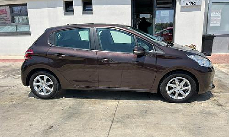 Peugeot 208 1.4 Hdi ...
