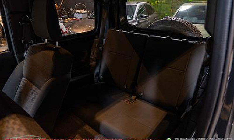 Suzuki Jimny 1.5 5Mt...