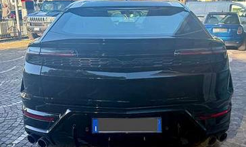 Lamborghini Urus Uru...