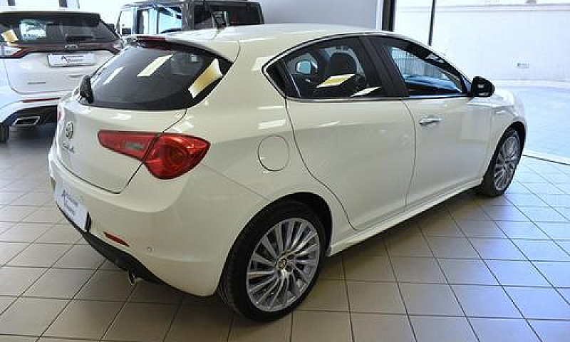 Alfa Romeo Giulietta...