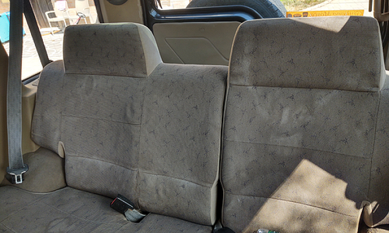 Land Rover Discovery...