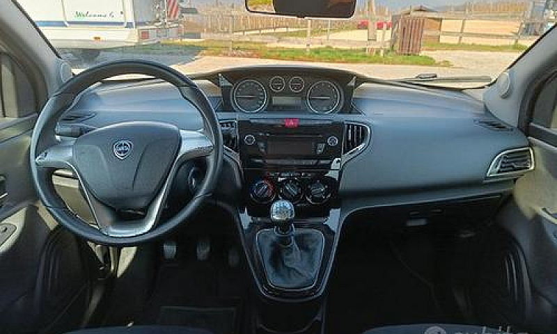 Lancia Ypsilon 1.2 -...