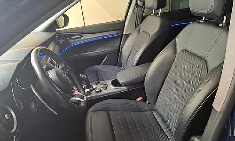 Alfa Romeo Stelvio 2...