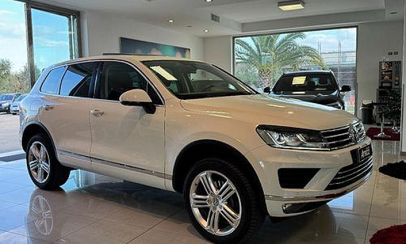 Volkswagen Touareg 3...