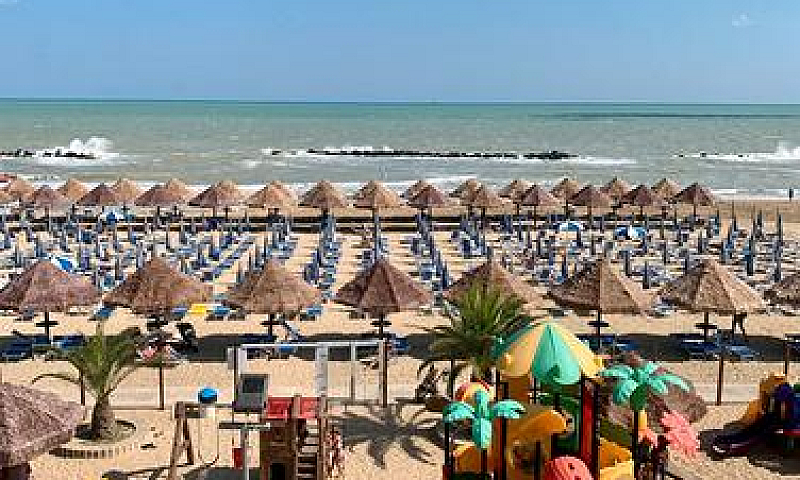 Fronte Mare Ampio Te...