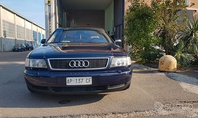 Audi A8 4.2 V8 300Cv...