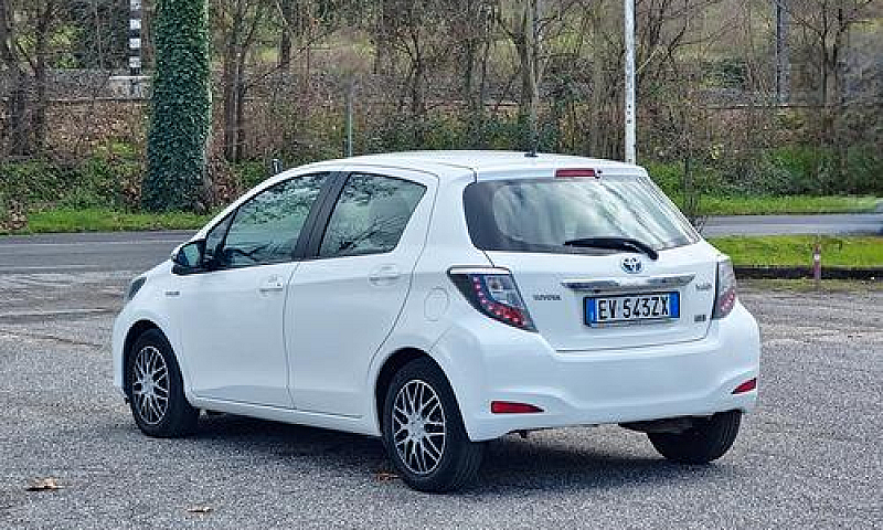 Toyota Yaris 1.5 Hyb...
