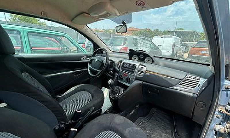 Lancia Ypsilon 1.3 D...