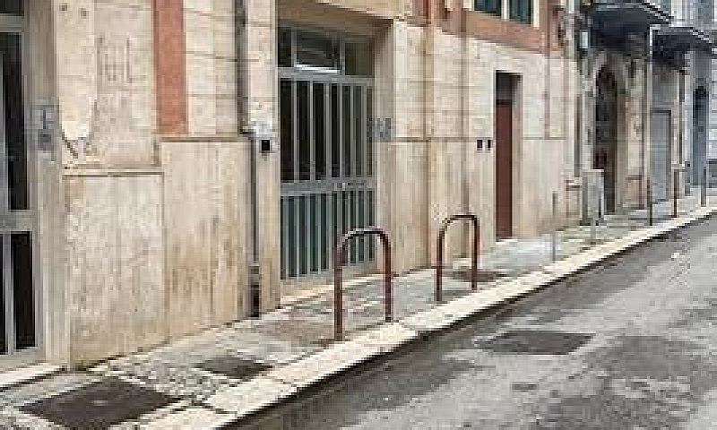 Bari Via Rismondi- M...