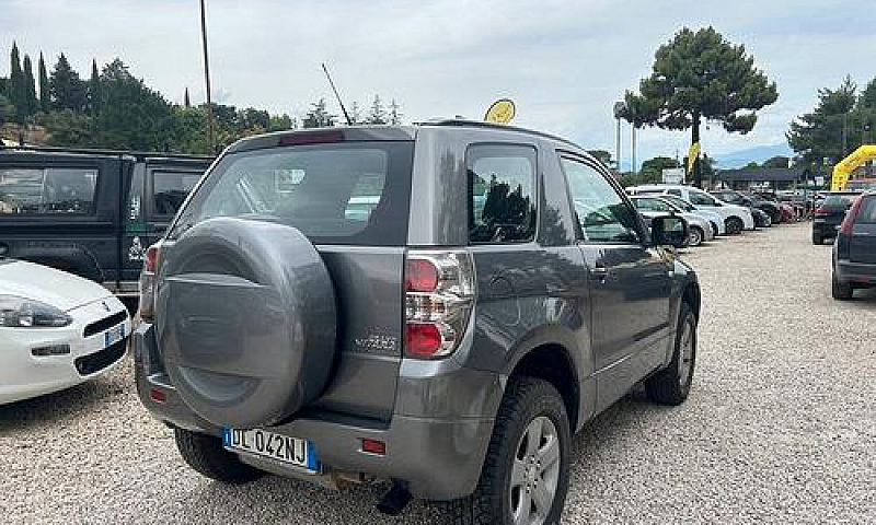 Suzuki Grand Vitara ...